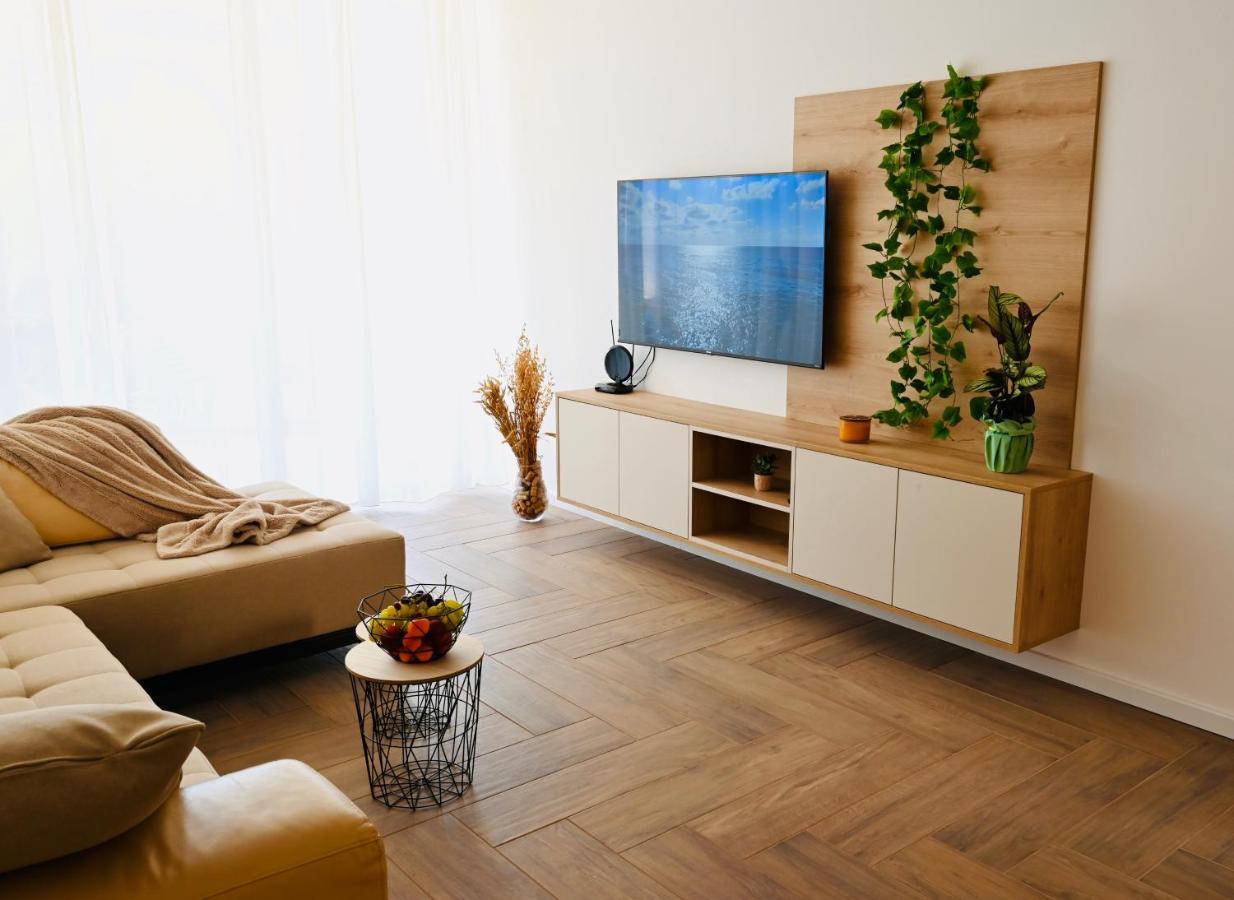 Apartament Adorable *
